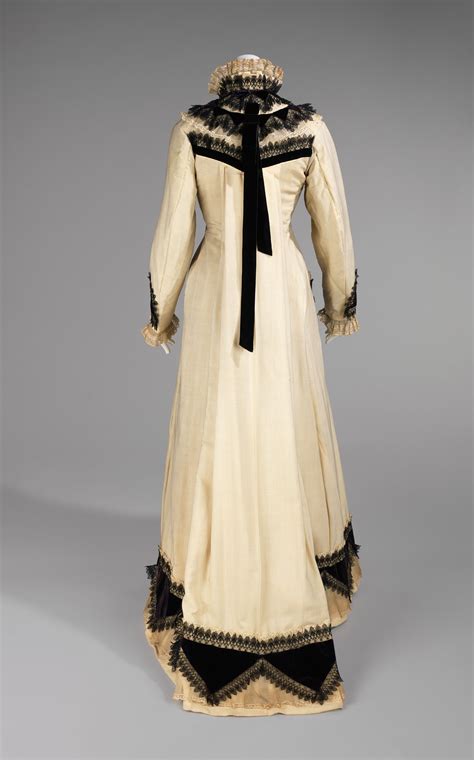 1875 America Tea Gown Wool Silk Cotton Victorian Fashion Tea