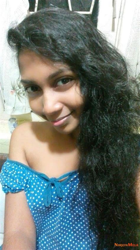নিজেই নিচ্ছে মজা। গুদ কেলিয়ে মাই চোষা। Amateur Indian Teen Nude Selfie