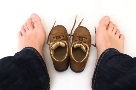 8 Signs You Are Not Wearing The Right Shoe Size
