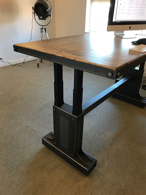 At sitstanddesk.com, we push the innovation envelope by utilizing the very finest materials and engineering principles. Electric Sit Stand Desk - Vintage Industrial Furniture