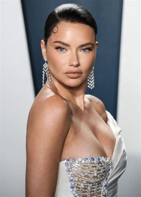 Adriana Lima Shared A Topless Selfie In February 17 Photos The