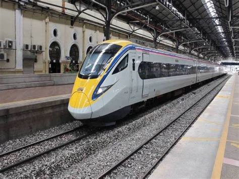 Ktmb chief executive officer mohd rani hisham samsudin said although the company was improving and becoming efficient, it has to also strike a balance between earning commercially or to benefit the people. KTMB tawar koc kelas perniagaan dalam ETS2 • Motoqar