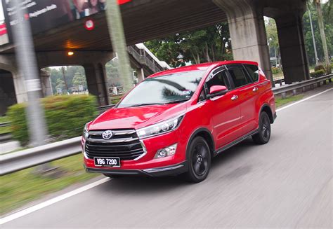 Toyota Innova Upgraded With Several Features Automacha