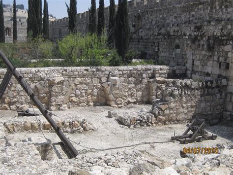 Video i 4k og hd klar til næsten enhver nle nu. Darce and Nancy Israel 2011: Thursday April 7 Temple Mount ...