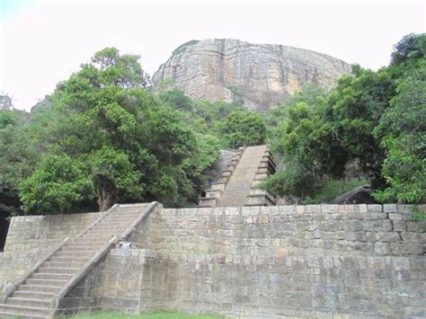 Yapahuwa Sri Lankas Ancient Rock Fortress Urban Ghosts Media