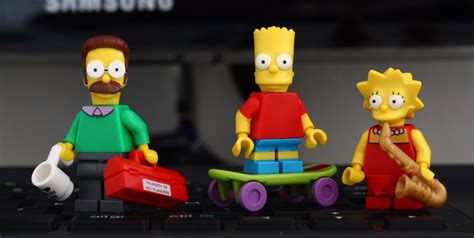 Ned Flanders Bart Simpson Lisa Simpson Guide Du Parent Galactique