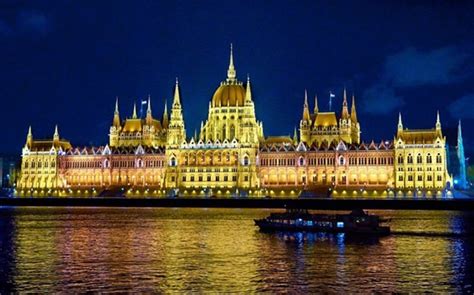 Hongarije is ook erg geschikt voor een actieve vakantie. Hongarije: traditie, cultuur, natuur - Zomerbrochure