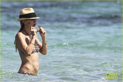 Kate Hudson Displays Amazing Bikini Physique During Ibiza Vacation Photo Bikini Kate