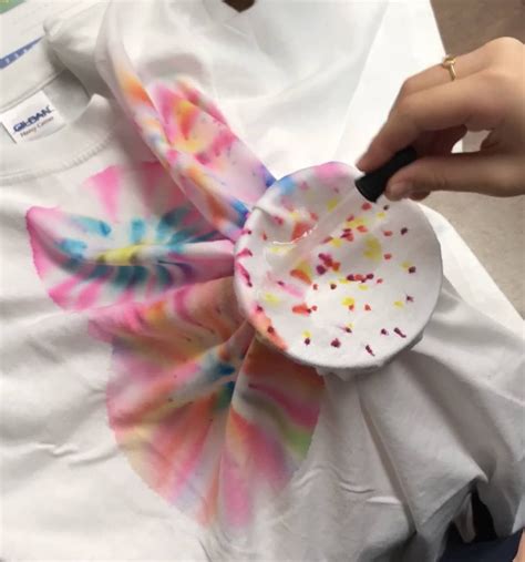 How To Make Tie Dye Shirts With Markers Tie Dye Crafts Tie Dye Diy