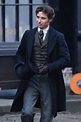 艾迪瑞德曼《The Aeronauts》飾演 19 世紀科學家 全新英倫型男帥氣穿搭太有魅力！ JUKSY 街星