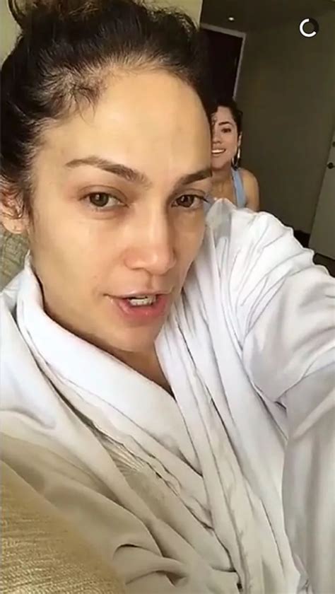 Jennifer Lopez Is Almost Unrecognisable As She Shows Off Her Natural