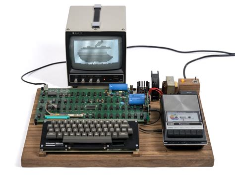 An Apple 1 Signed By Steve Wozniak Is Being Auctioned For An Estimated