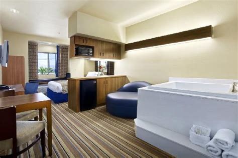 Jacuzzi Suite Picture Of Baymont Inn And Suites Las Vegas South Strip