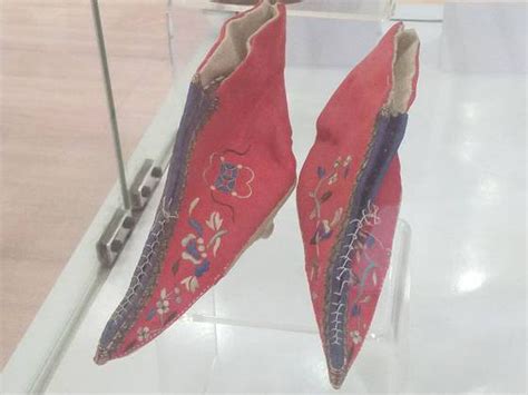 El Par De Zapatos Histórico Y Particular Que Exhiben En México Radio