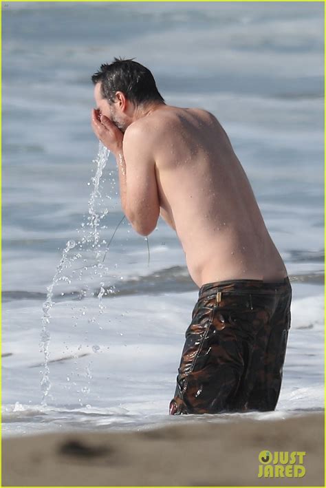 Keanu Reeves Looks Fit Shirtless At The Beach In Malibu Photo 4514917