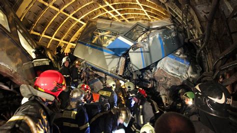 2 Moscow Subway Workers Detained In The Investigation Of Derailment