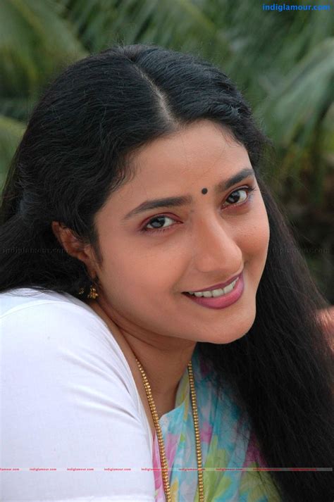 Praveena Actress Hd Photosimagespics And Stills 131801