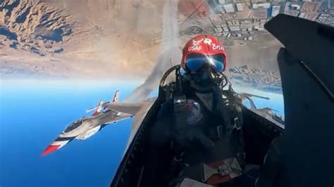 Video Shows Spectacular Air Maneuvers From The Thunderbirds