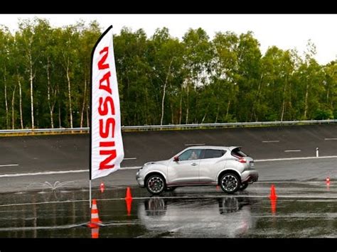 Pathfinder 2008 le stuck in snow. Nissan Juke RS Nismo sur mouillé : 2WD vs 4WD - YouTube