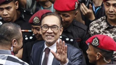 Anwar Ibrahim The Man Who Fulfilled His Goal To Lead Malaysia Bbc News