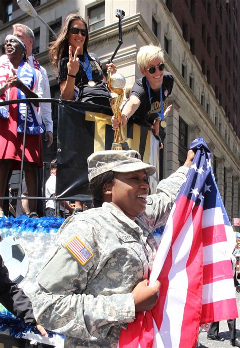 Us Soccer Cheered By Thousands At Rocking Nyc Parade