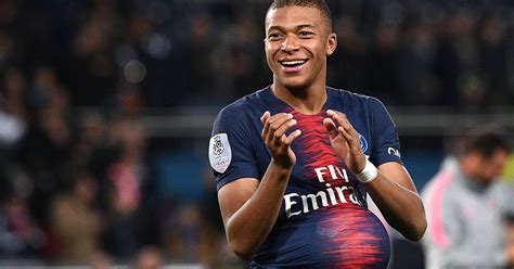 Kylian mbappe has been linked with a move away from le parc des princes this summer because the 2018 world cup winner has made it clear that he wants to play for a competitive club. Kylian Mbappe scores four goals in 13 minutes