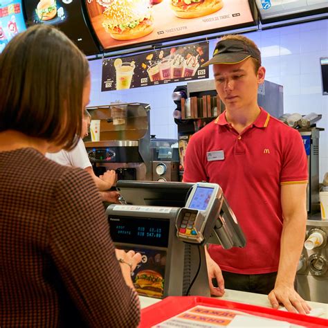 Polite Habits That Fast Food Employees Secretly Dislike Readers Digest