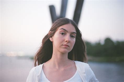 Weyes Blood Revela Video Para Do You Need My Love Altamont
