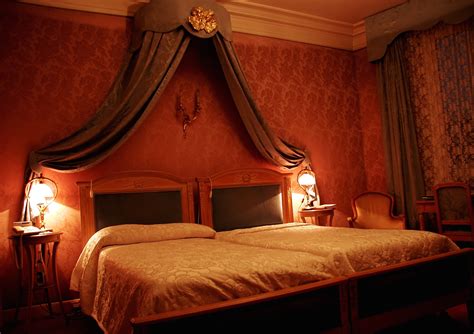 30 Romantic Master Bedroom Designs