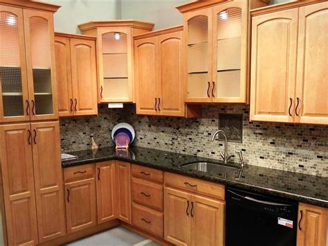 Home design ideas > kitchen > kitchen backsplash ideas with oak cabinets. Refinishing Honey Oak Kitchen Cabinets Ideas | Maple ...