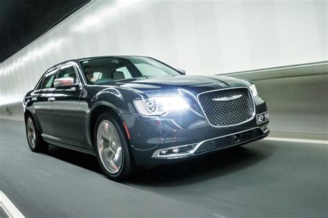 New Chrysler 300c Luxury First Drive Review