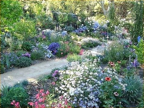 17 Stunning Front Yard Cottage Garden Inspiration Ideas