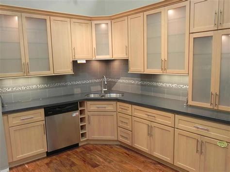 Kitchen Colors With Light Maple Cabinets