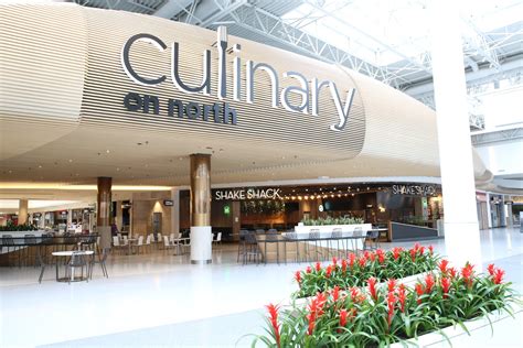 There are over 300 shops to choose from and an extensive food court with 18 different dining options. 15 Kid-Friendly Restaurants at the Mall of America ...