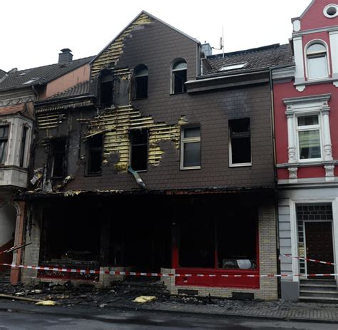 Auf ivd24 werden in duisburg momentan 308 immobilien angeboten. Duisburg: Brand in Haus kostet drei Menschen das Leben ...