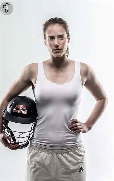 top 5 most beautiful women cricketers in the world