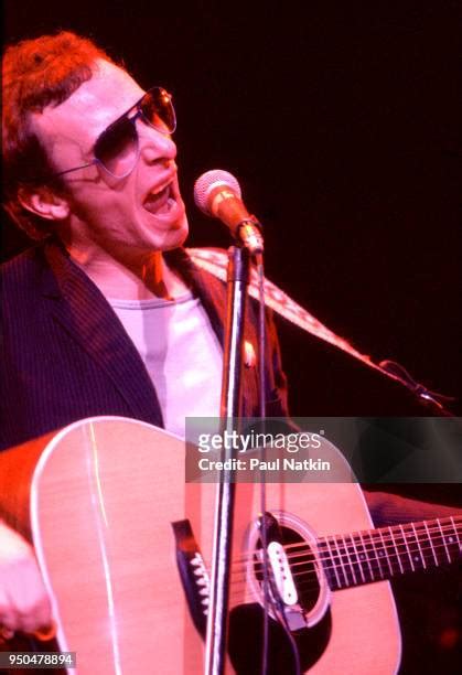 Graham Parker Singer Photos And Premium High Res Pictures Getty Images