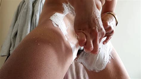 My Wife Is Shaving Her Hairy Pussy After Shower In Close Free Nude
