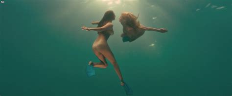 Naked Kelly Brook In Piranha 3d