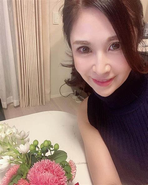 越野矢素子さんのインスタグラム写真 越野矢素子instagram「昨日は主人のお誕生日だったのでお家でフレンチのフルコースを頑張って