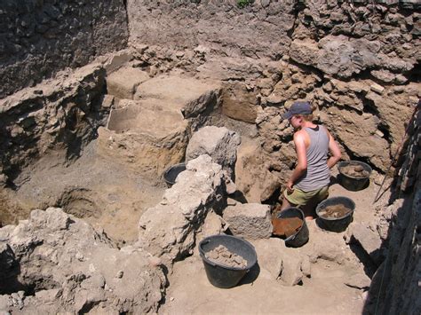 Research Uncovers The Diets Of The Middle And Lower Class In Pompeii