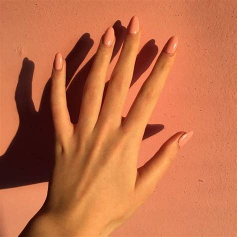 Haz un tratamiento especial a las manos de. Colores de uñas para morenas: Descubre los tonos que ...