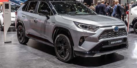 Toyota Vs Lexus Comparamos El Rv4 Hybrid Con El Nx 300