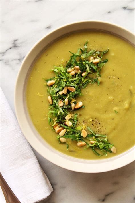 Préparée ici dans un faitout, vous pouvez aussi opter pour une. Soupe de Pois Cassés au Céleri - Kind∙Healthy∙Happy ...