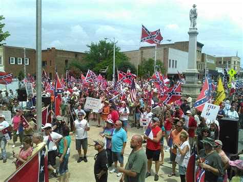 Mandy godman(@mealswithmandy), ashleygraham(@theashleygraham), ashley graham fanpage(@flawlessashleyg). TWW - Confederate Monuments - love it or list it?