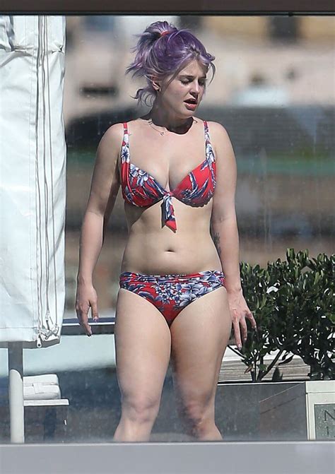 49 Hot Pictures Of Kelly Osbourne Which Will Win Your Hearts The Viraler