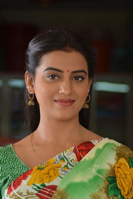 Beauty Galore Hd Akshara Singh Simple And Very Beautiful Down To