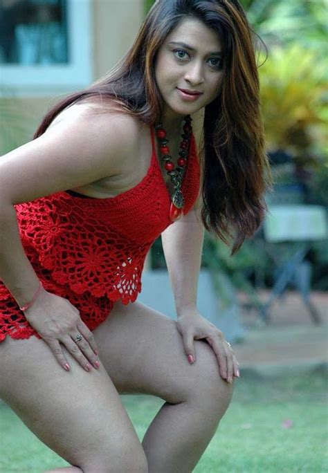 Farah Khan Hot Thighs Show Pics Farah Khan Hot Thighs Show Imaes