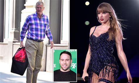 Taylor Swifts Father Made 151m From 2019 Sale Of Her Catalog