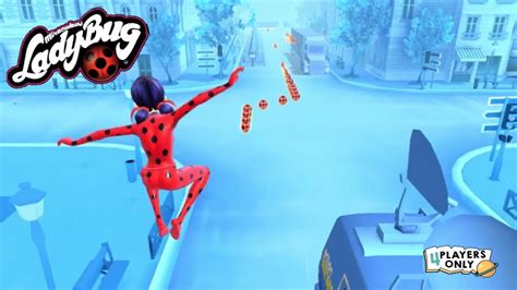 Miraculous Ladybug And Cat Noir Ladybug Run In The Frozen Streets In